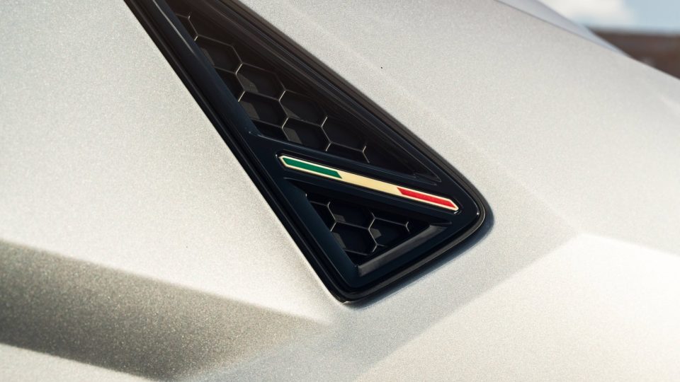 Lamborghini Urus SE | Grigio Nimbus | on 1886 S014 | Brushed Clear 