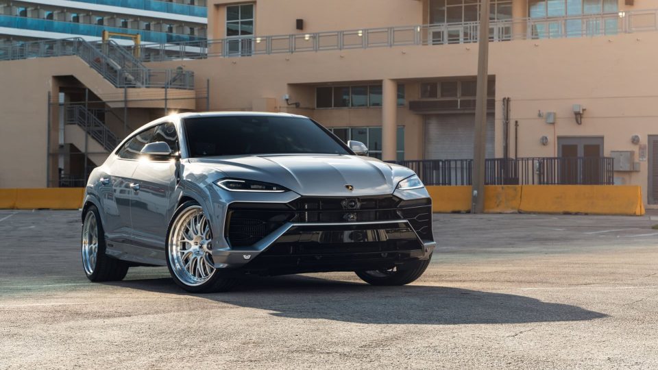 Lamborghini Urus SE | Grigio Nimbus | on 1886 S014 | Brushed Clear 