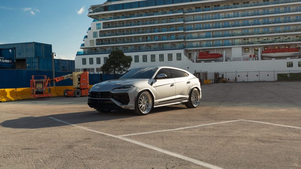 Lamborghini Urus SE | Grigio Nimbus | on 1886 S014 | Brushed Clear 