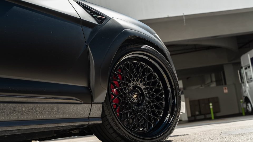 1016 Industries: Urus | Nero Noctis | on 1886 S009 | Satin Black