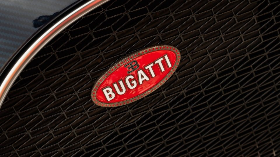 Bugatti Chiron | on ANRKY XR-105 | Mirror Polished Smoke