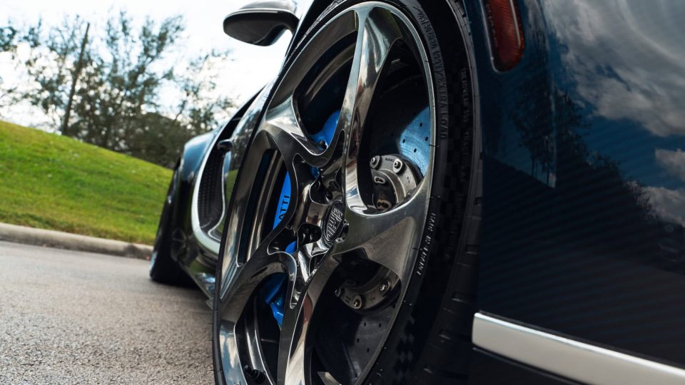 Bugatti Chiron | on ANRKY XR-105 | Mirror Polished Smoke