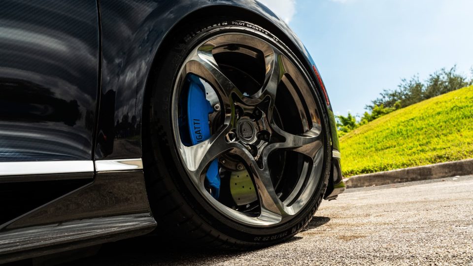 Bugatti Chiron | on ANRKY XR-105 | Mirror Polished Smoke