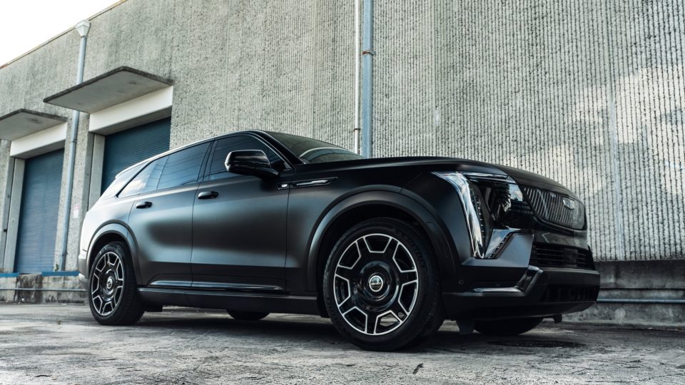 Cadillac Escalade iQ  | | on ANRKY RF-77 | Two Tone: Gloss Black Face + Brushed Windows 