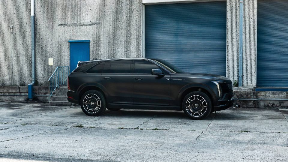 Cadillac Escalade iQ  | | on ANRKY RF-77 | Two Tone: Gloss Black Face + Brushed Windows 