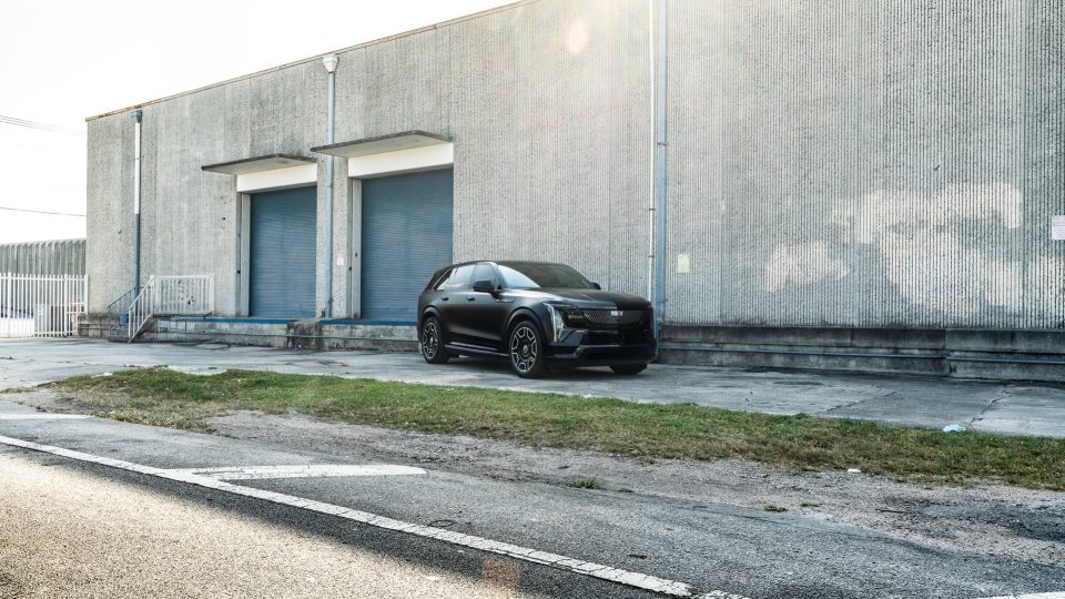Cadillac Escalade iQ  | | on ANRKY RF-77 | Two Tone: Gloss Black Face + Brushed Windows 