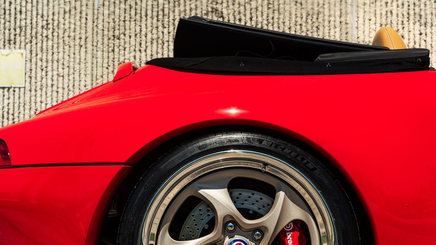 Porsche 993 Carrera Cabriolet on HRE 522