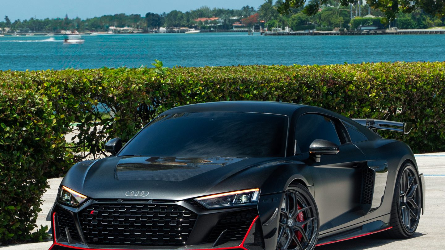 Audi R8 on HRE HX101 Carbon