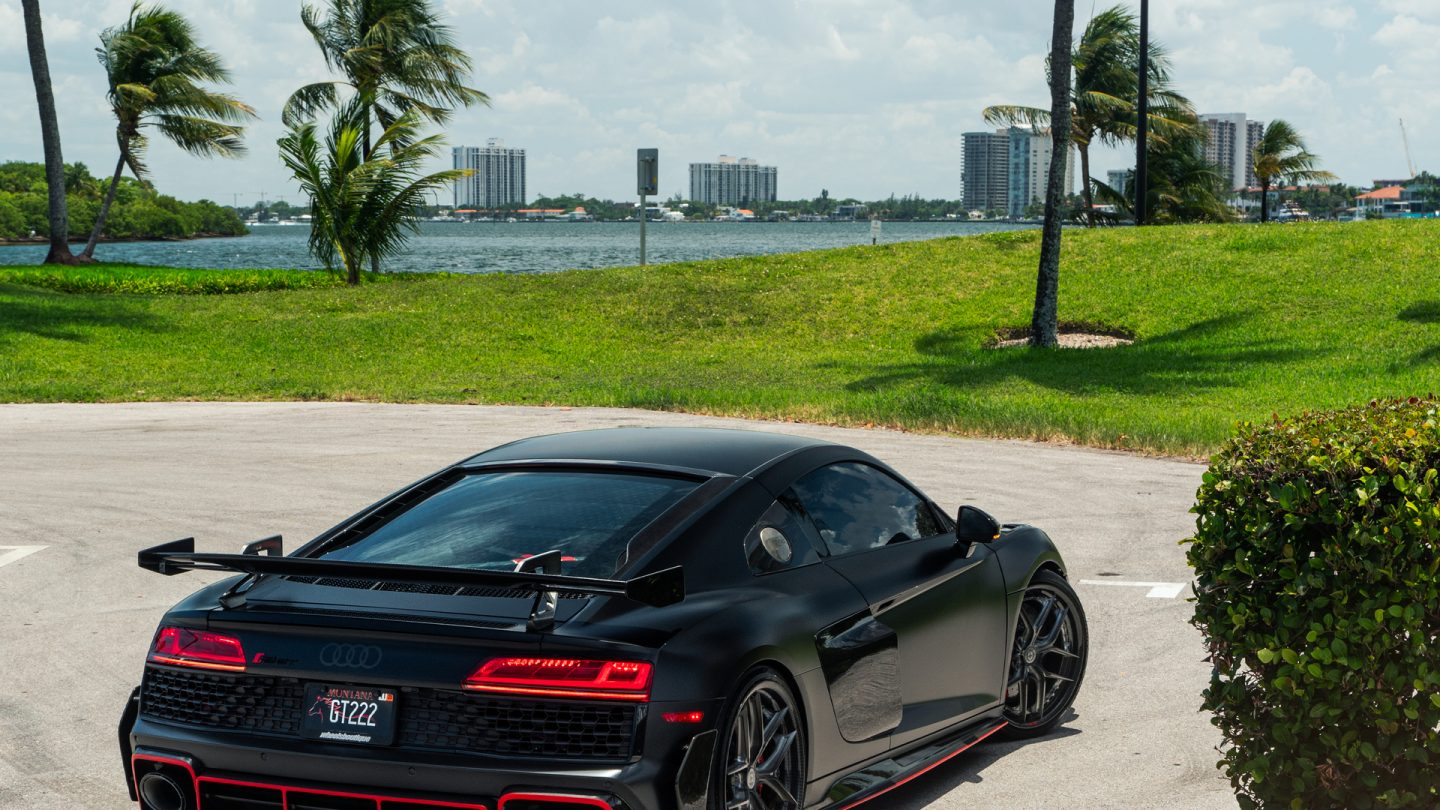 Audi R8 on HRE HX101 Carbon