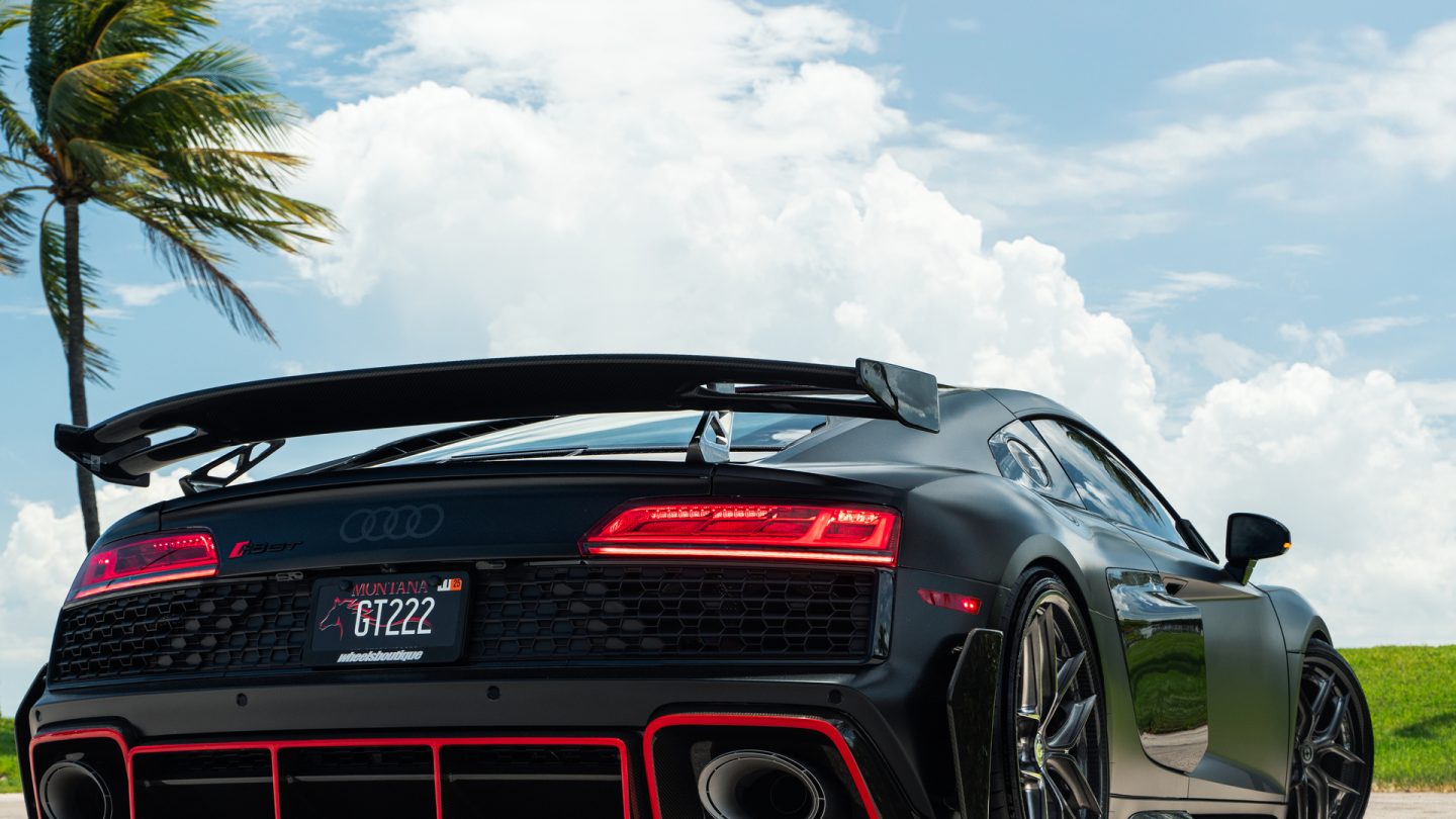 Audi R8 on HRE HX101 Carbon