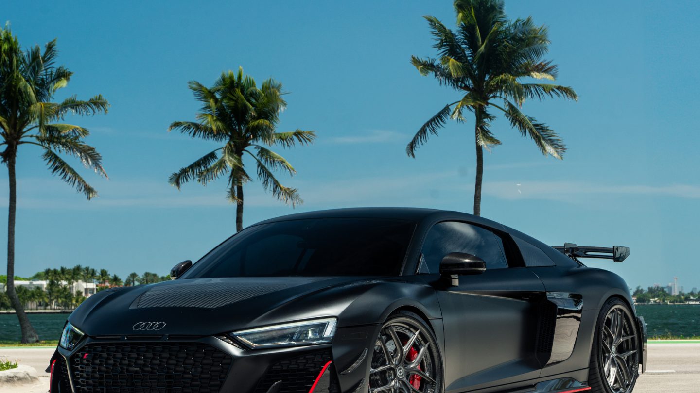 Audi R8 on HRE HX101 Carbon