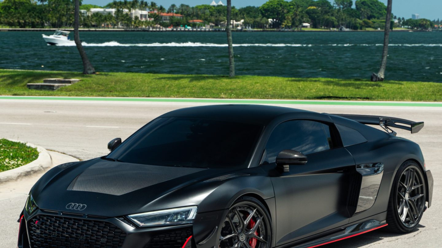 Audi R8 on HRE HX101 Carbon