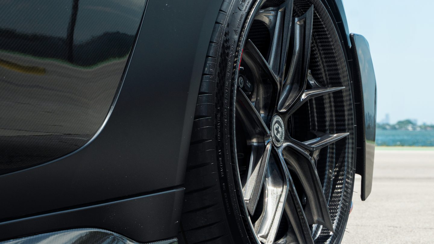 Audi R8 on HRE HX101 Carbon