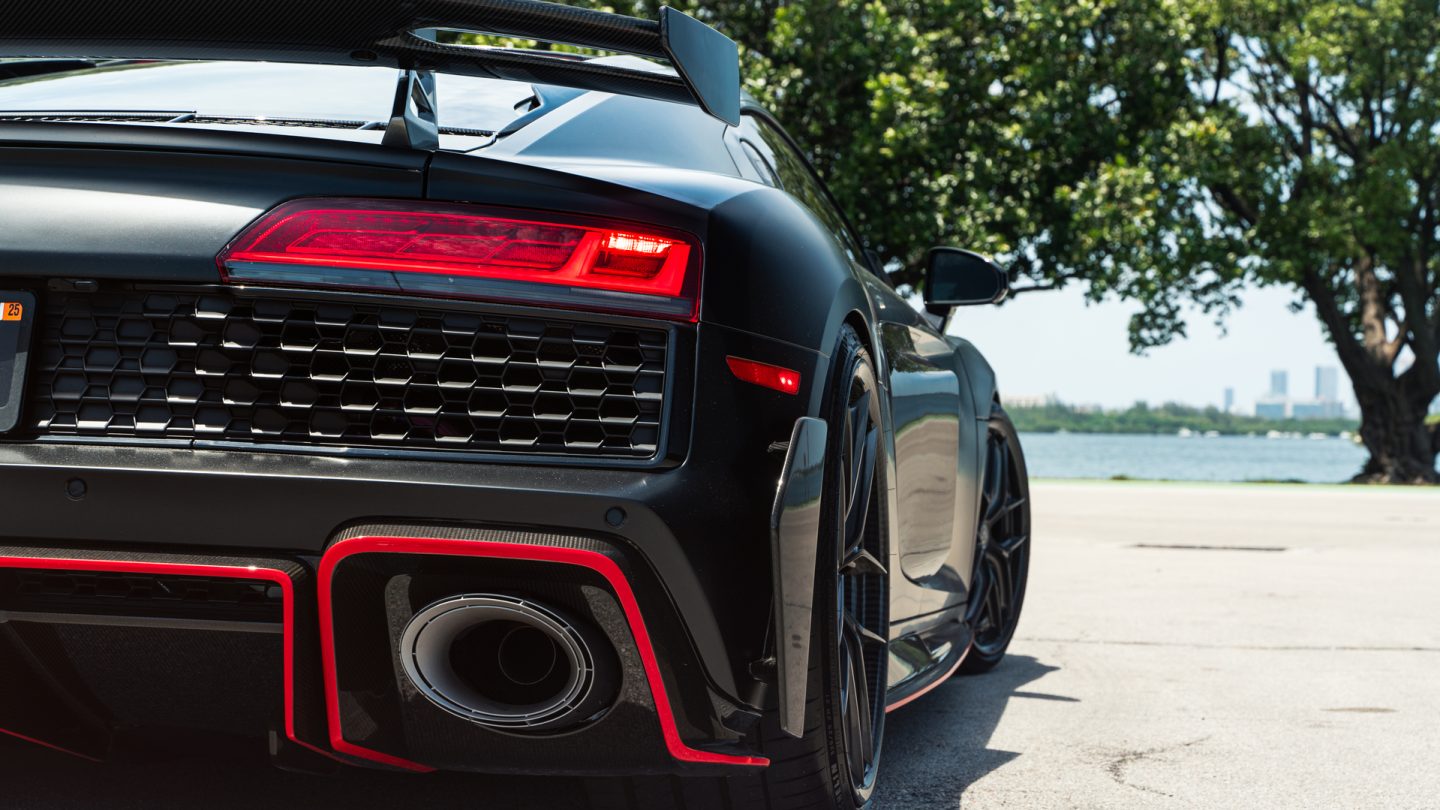 Audi R8 on HRE HX101 Carbon
