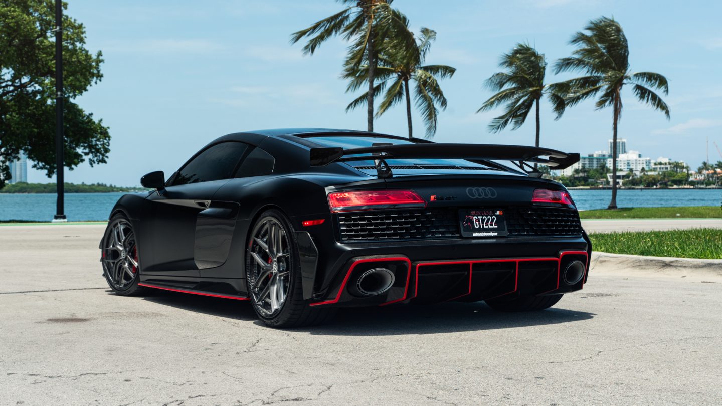 Audi R8 on HRE HX101 Carbon