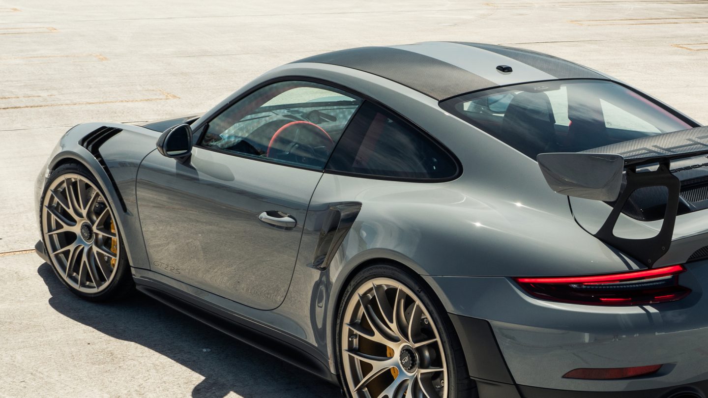 Porsche GT2RS on IPE MFP-01 Wheels