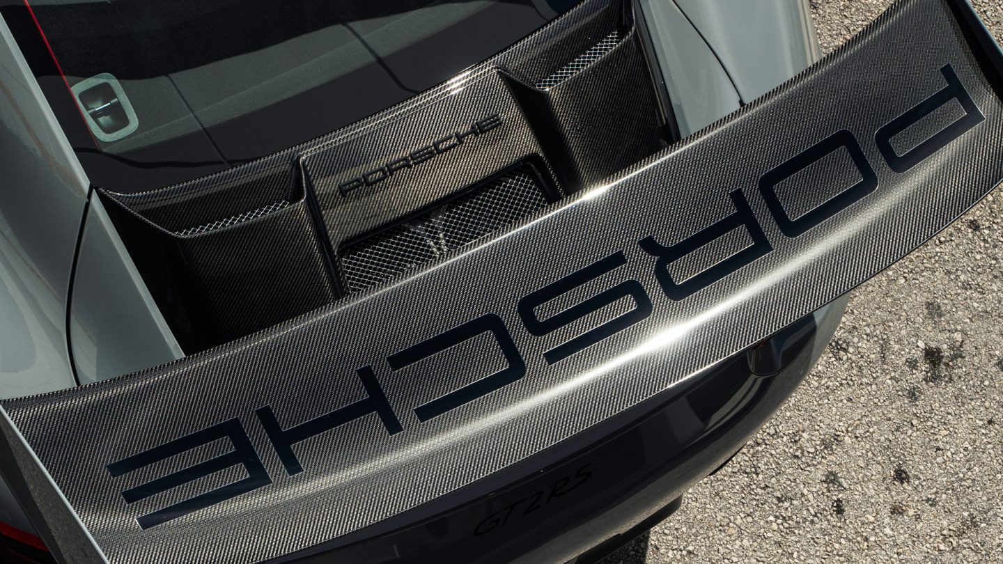 Porsche GT2RS on IPE MFP-01 Wheels