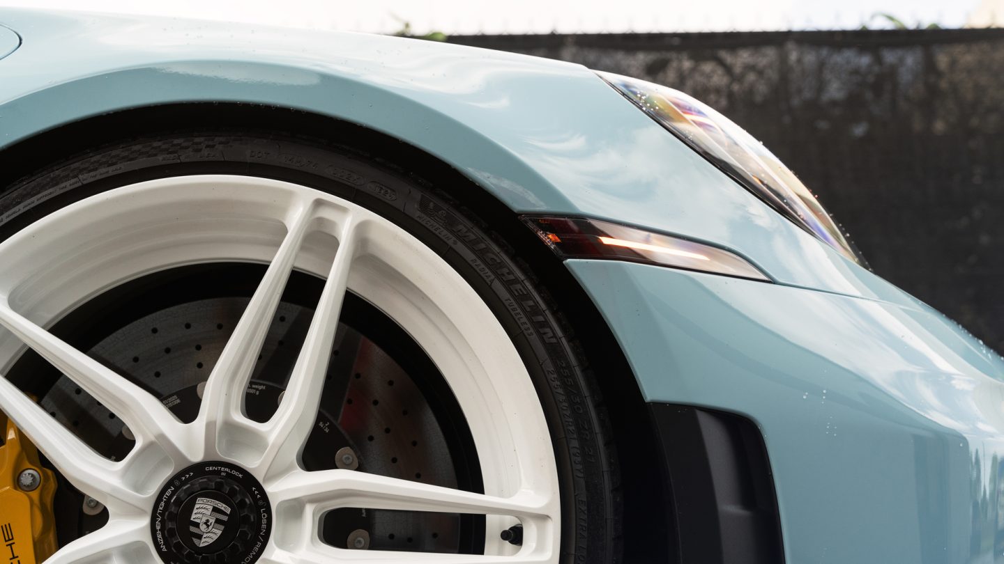 Porsche 992 GT3 Touring – AN27 SeriesTWO