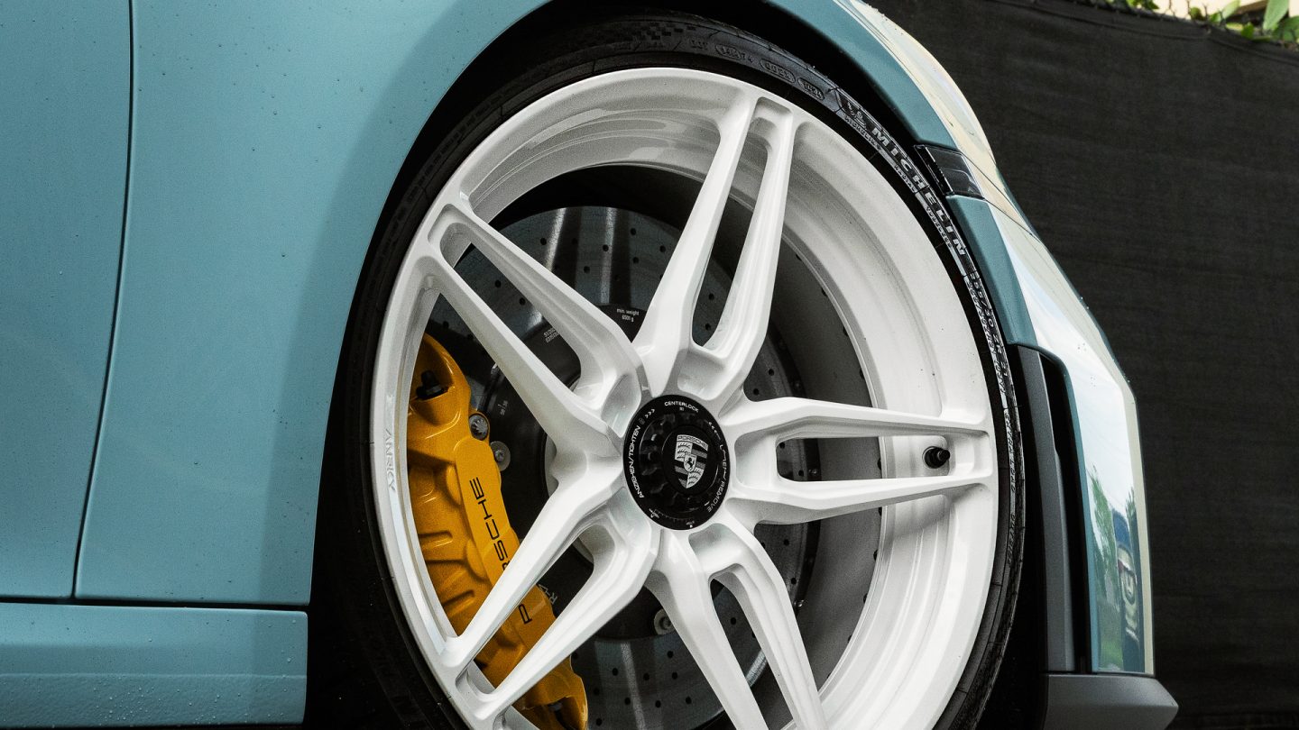 Porsche 992 GT3 Touring – AN27 SeriesTWO