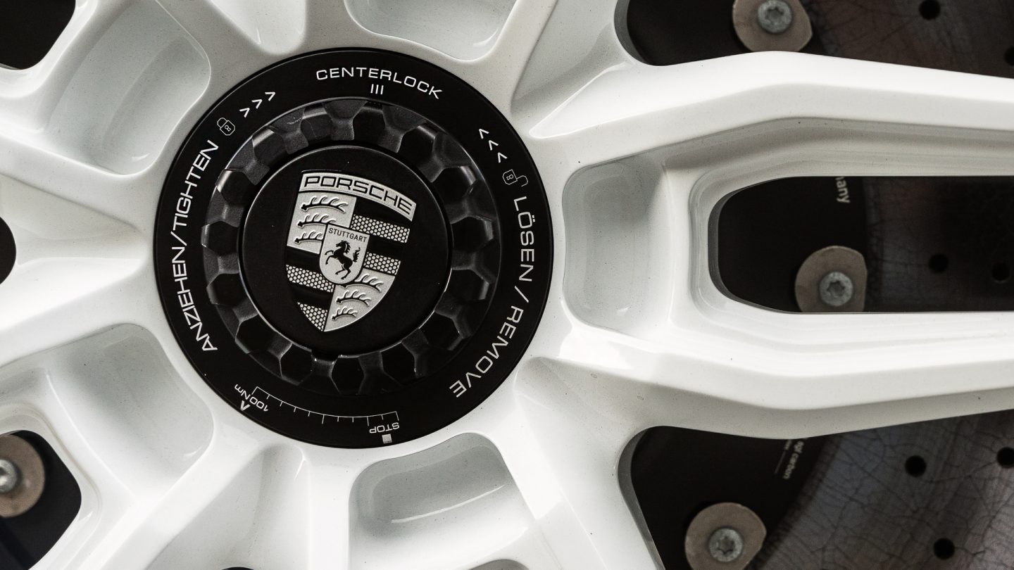 Porsche 992 GT3 Touring – AN27 SeriesTWO