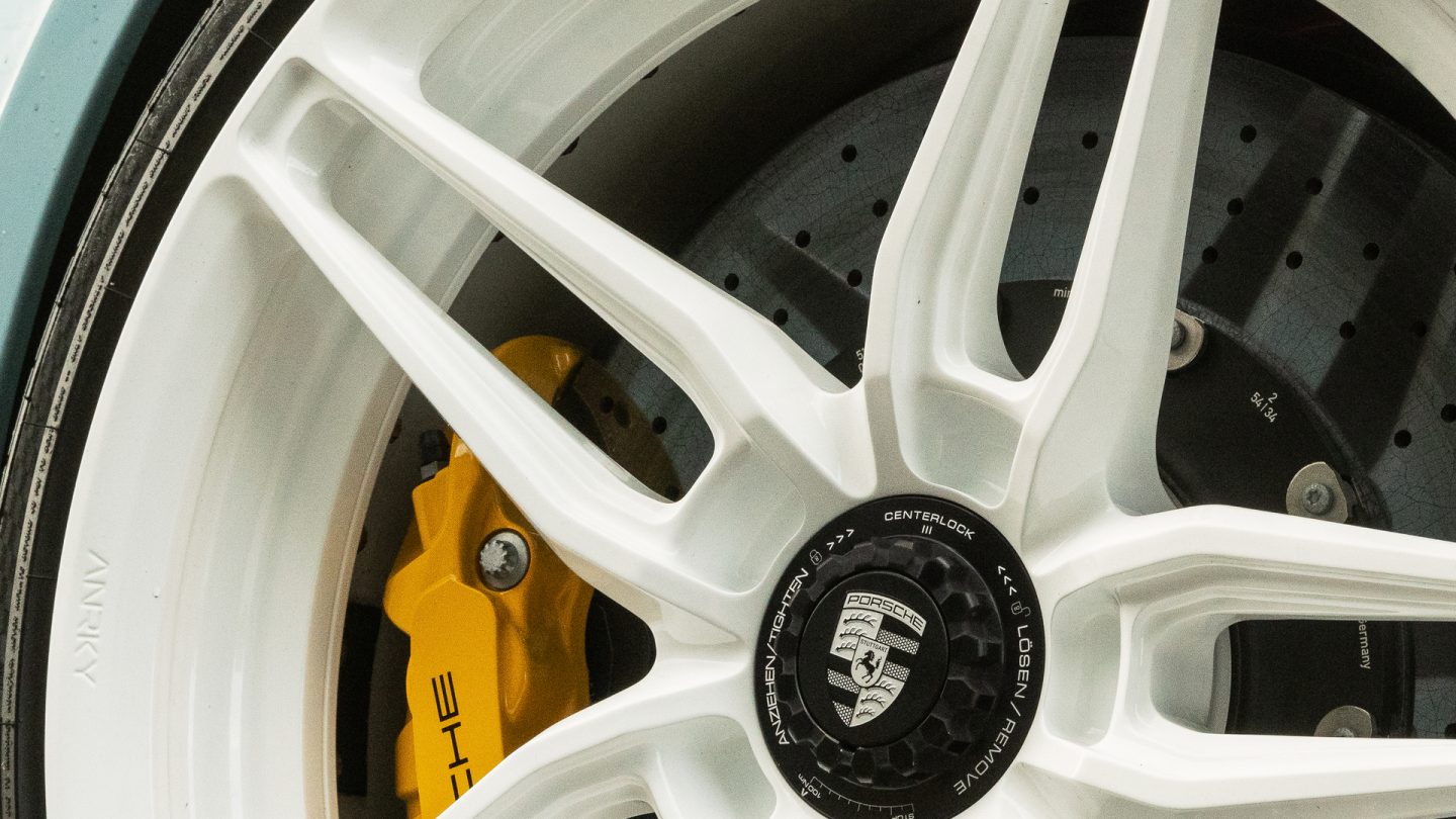 Porsche 992 GT3 Touring – AN27 SeriesTWO