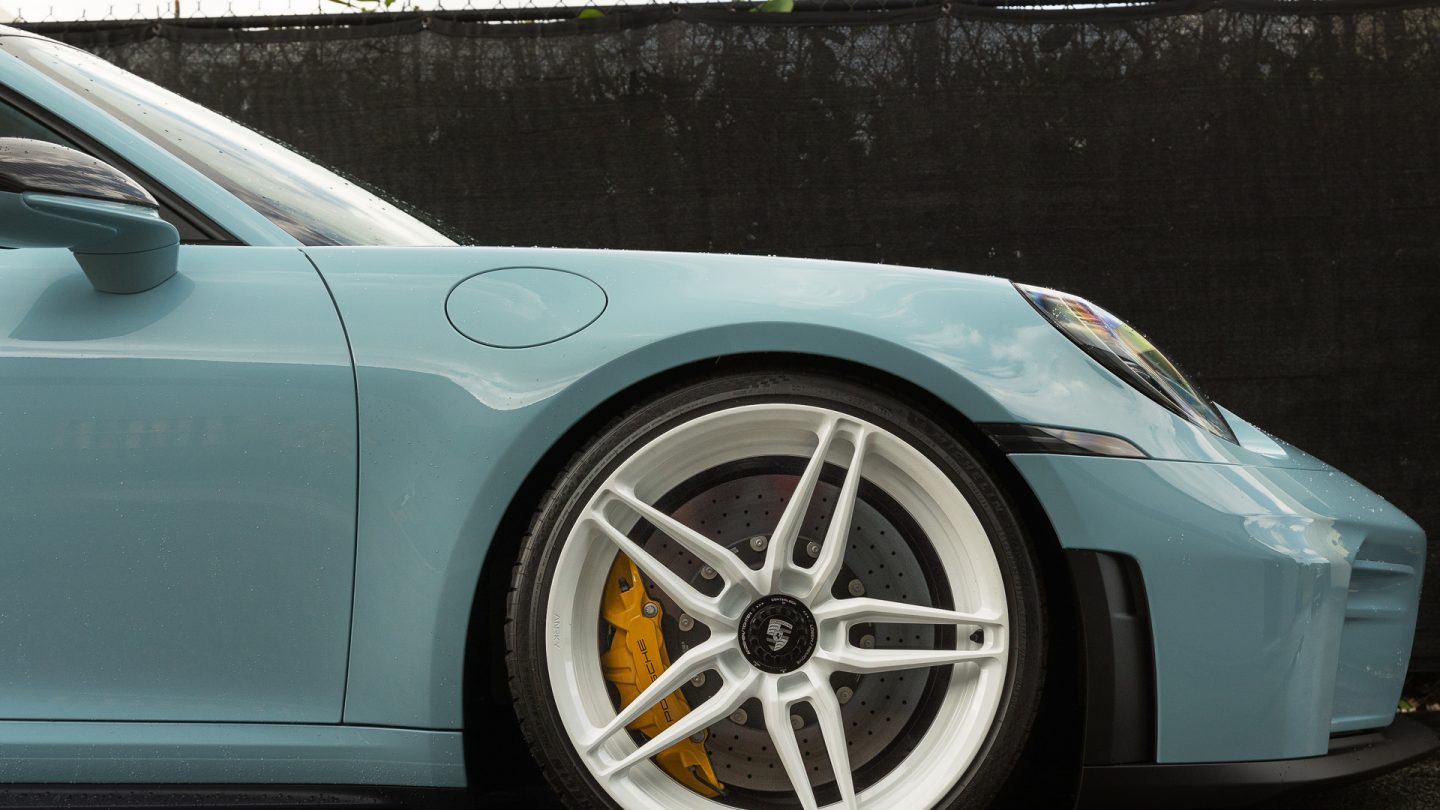 Porsche 992 GT3 Touring – AN27 SeriesTWO