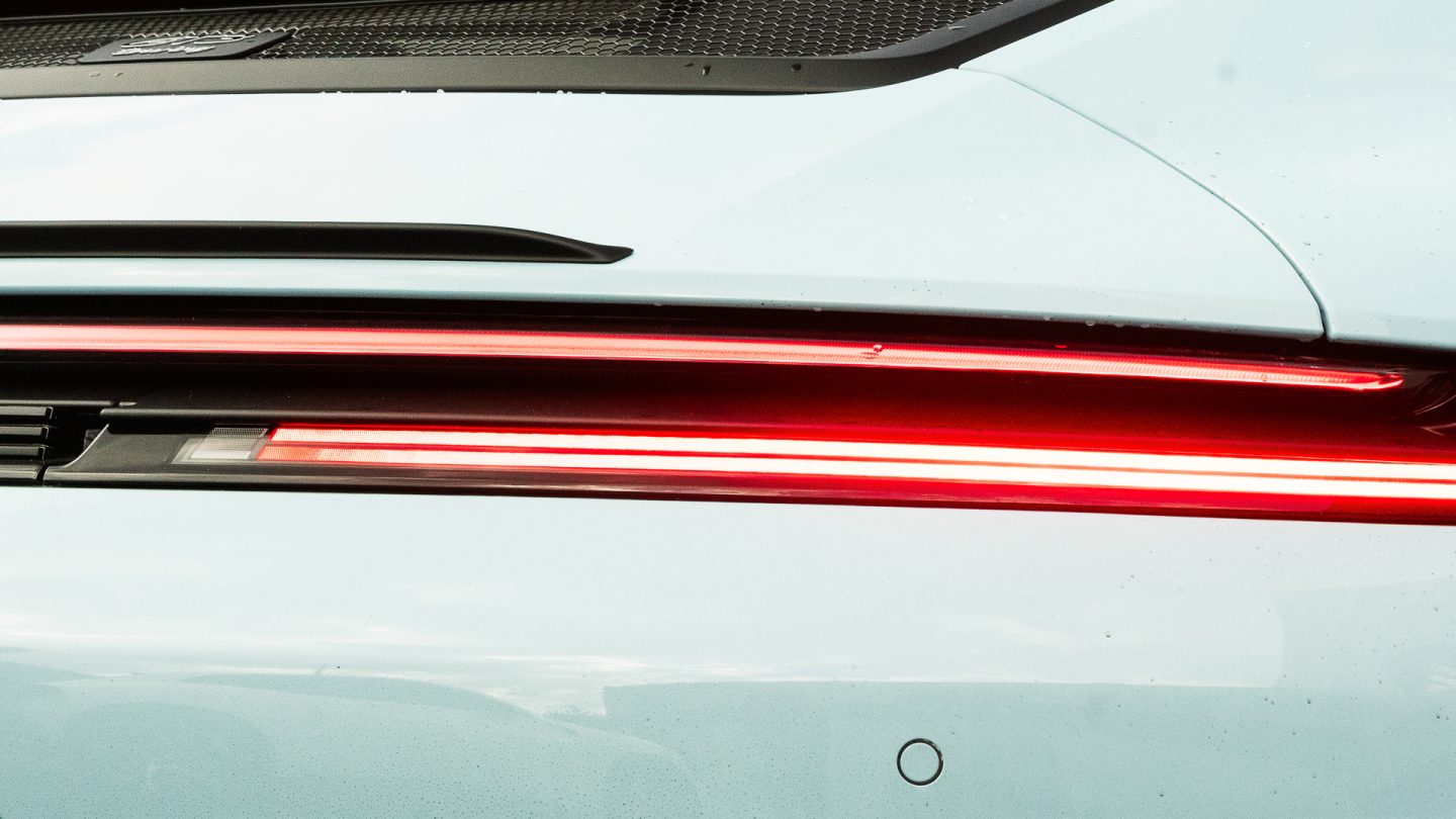 Porsche 992 GT3 Touring – AN27 SeriesTWO