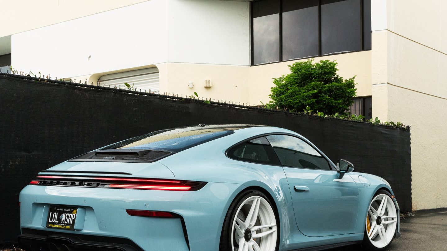 Porsche 992 GT3 Touring – AN27 SeriesTWO