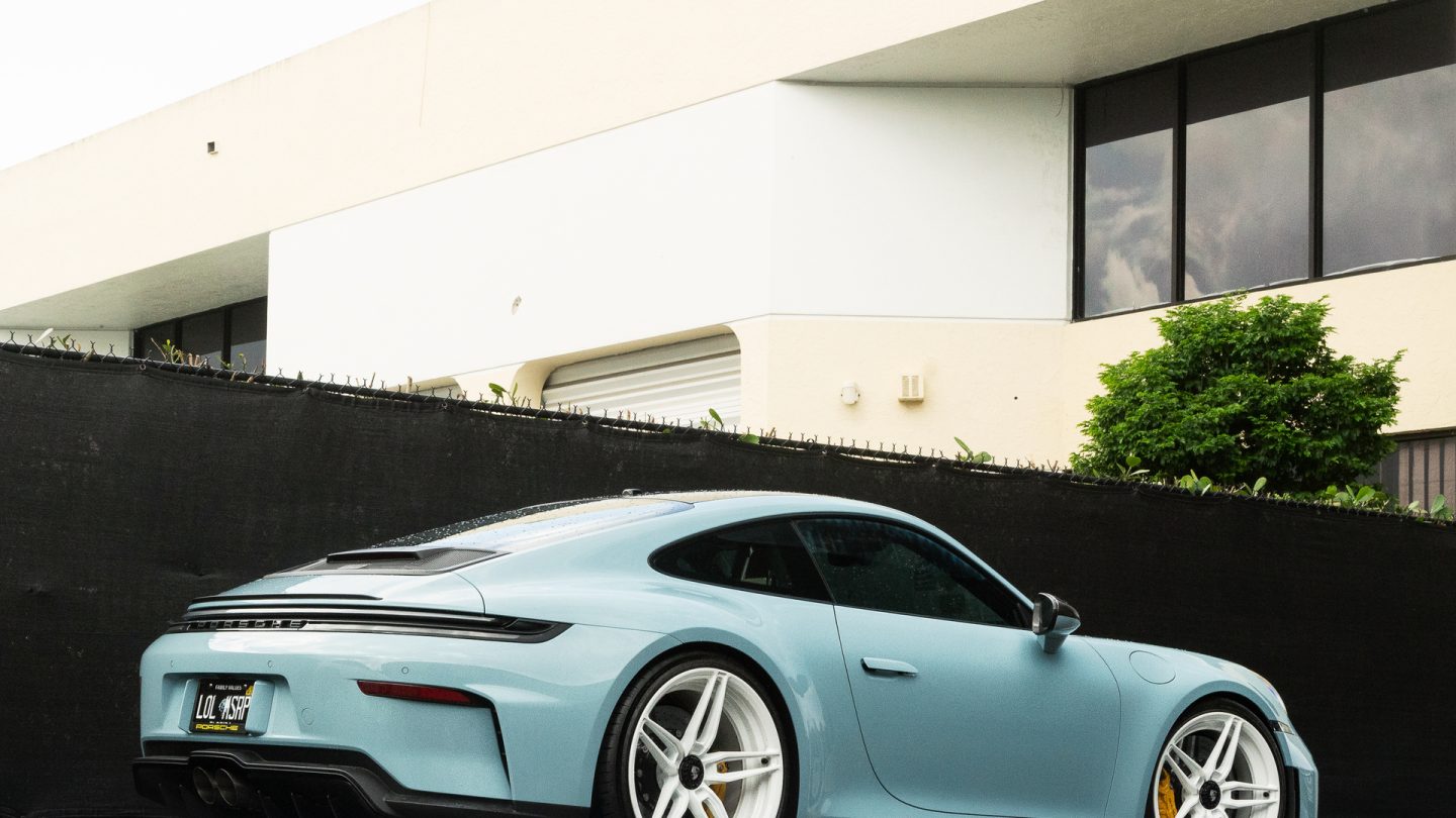 Porsche 992 GT3 Touring – AN27 SeriesTWO