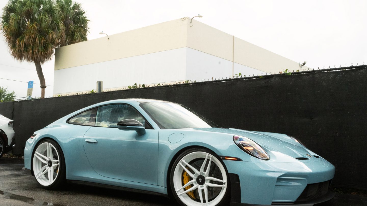 Porsche 992 GT3 Touring – AN27 SeriesTWO