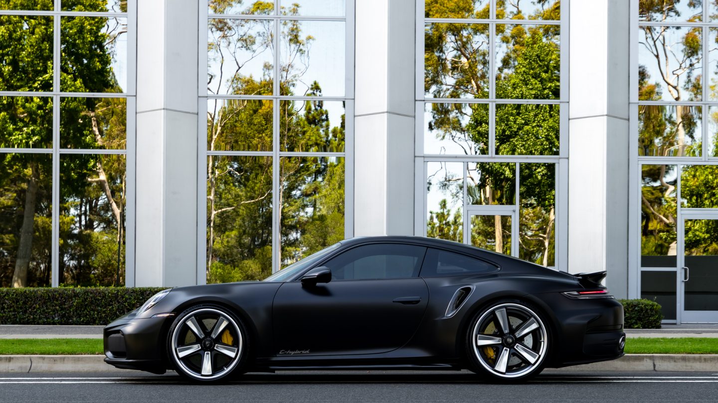 Porsche 992.2 Turbo on Anrky FU-5 