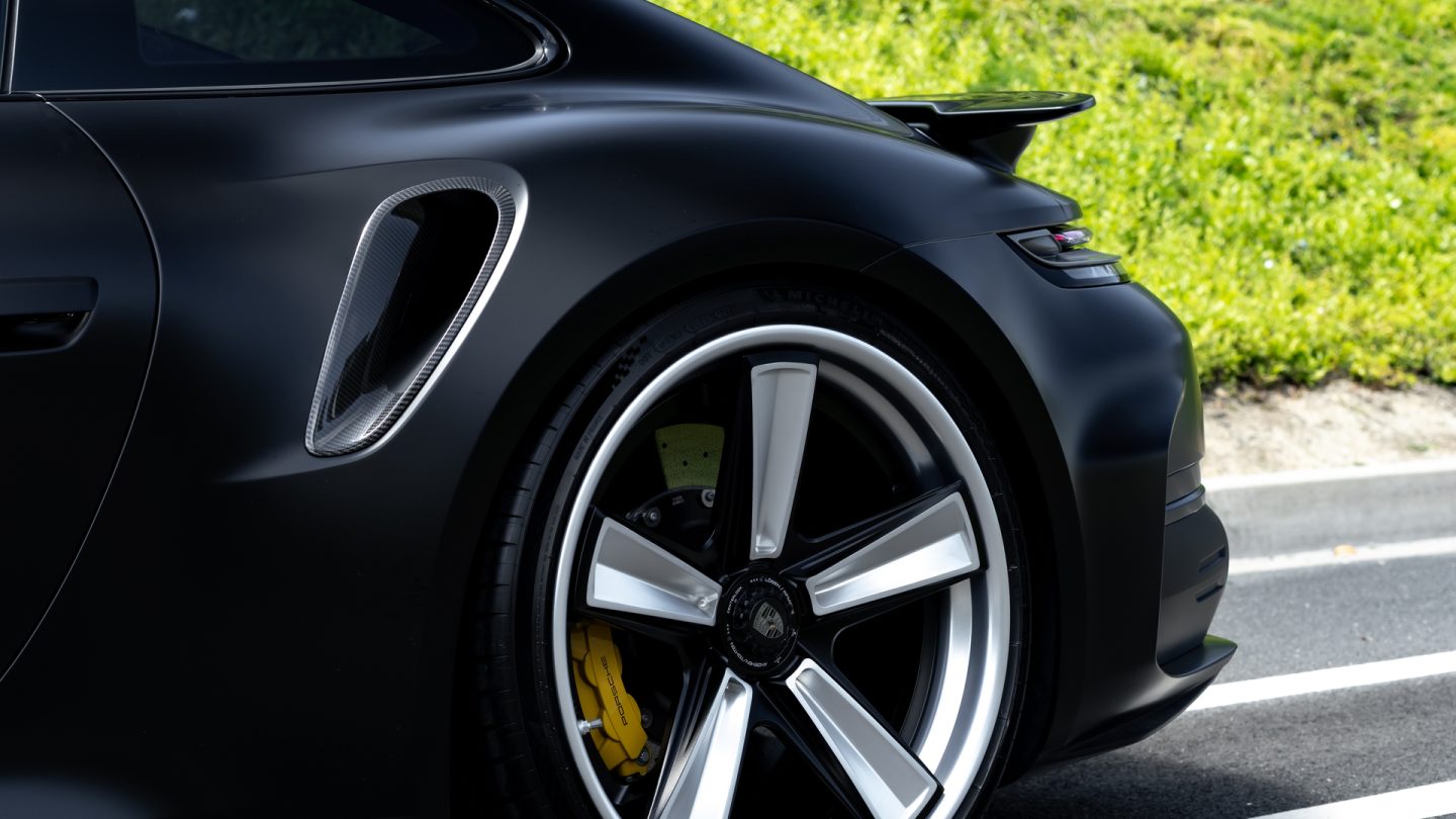 Porsche 992.2 Turbo on Anrky FU-5 