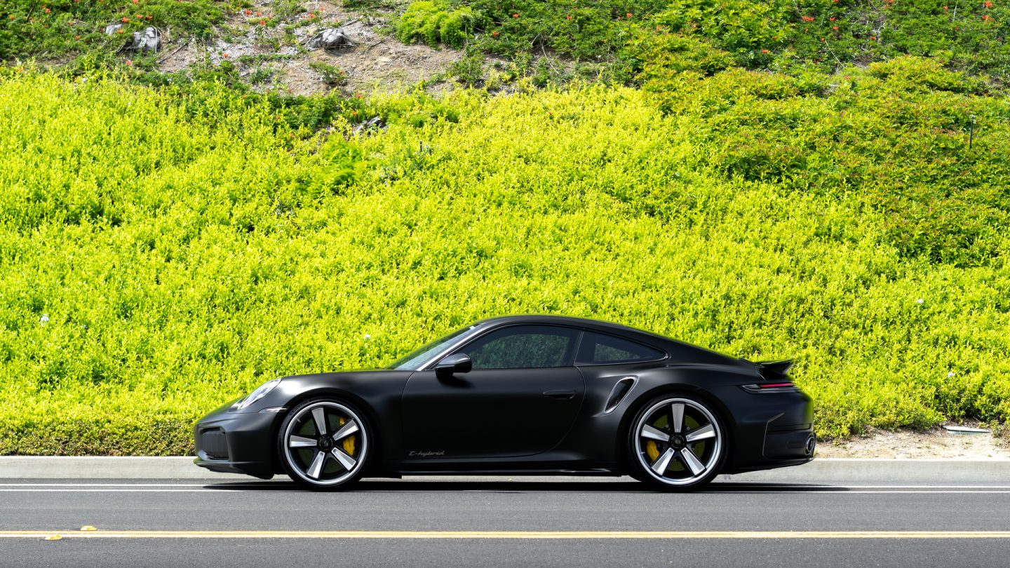 Porsche 992.2 Turbo on Anrky FU-5 