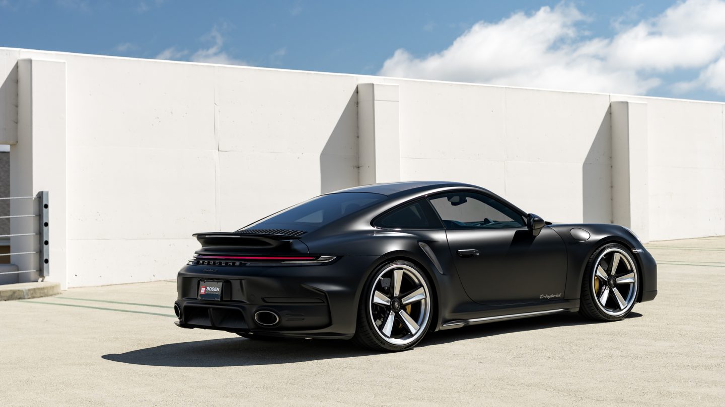 Porsche 992.2 Turbo on Anrky FU-5 