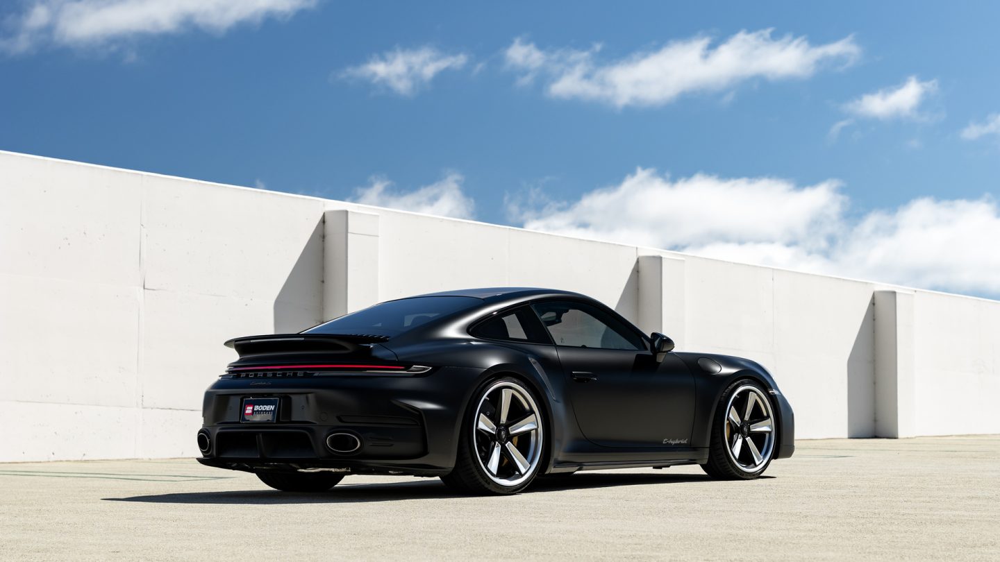 Porsche 992.2 Turbo on Anrky FU-5 