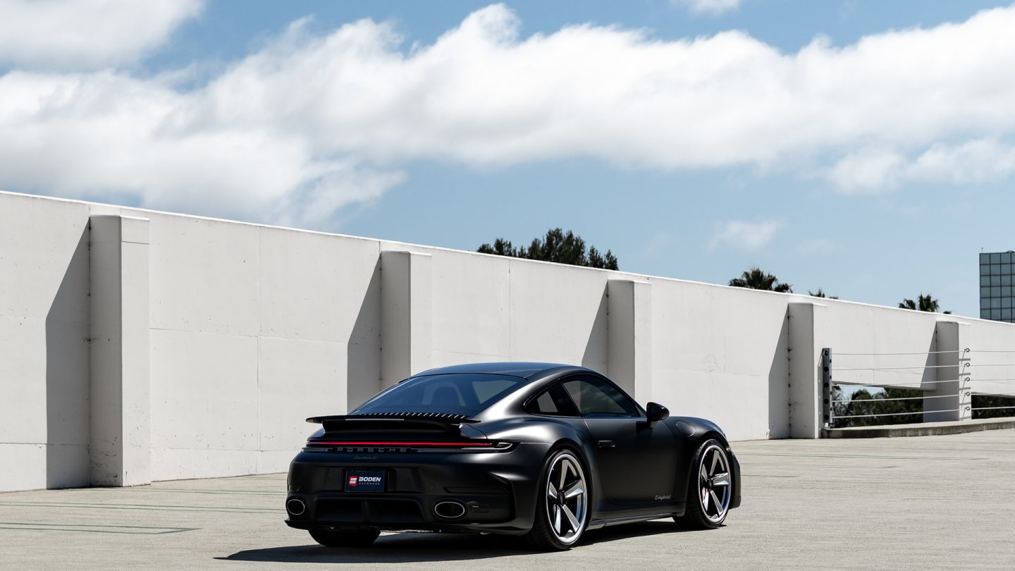 Porsche 992.2 Turbo on Anrky FU-5 