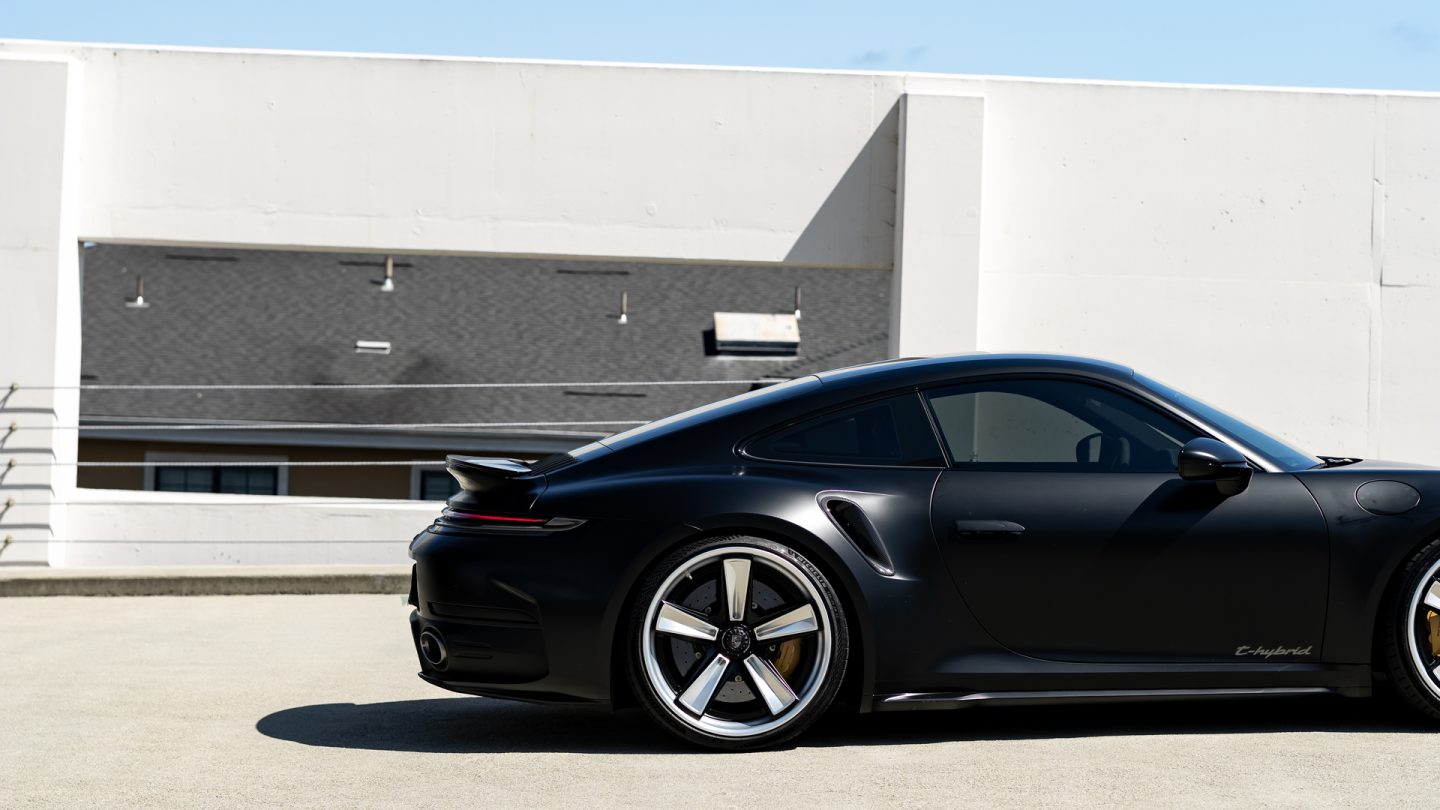 Porsche 992.2 Turbo on Anrky FU-5 
