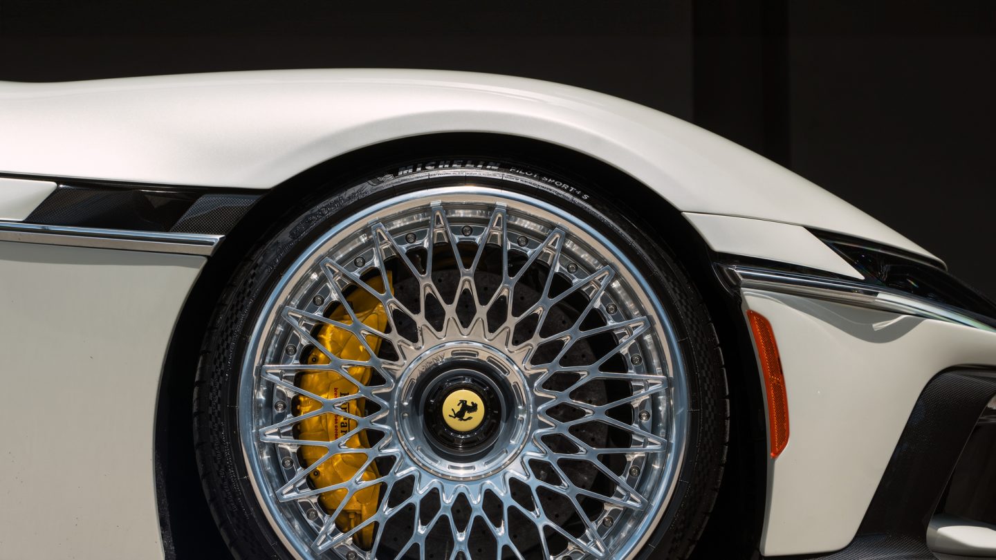 Ferrari 12cilindri on ANRKY Wheels