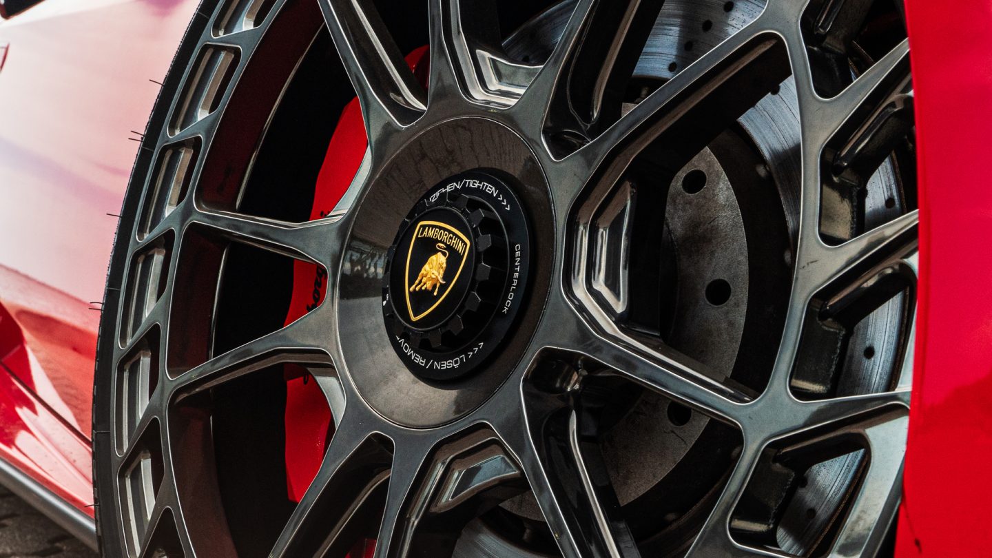 Lamborghini Huracan EVO on AG Wheels