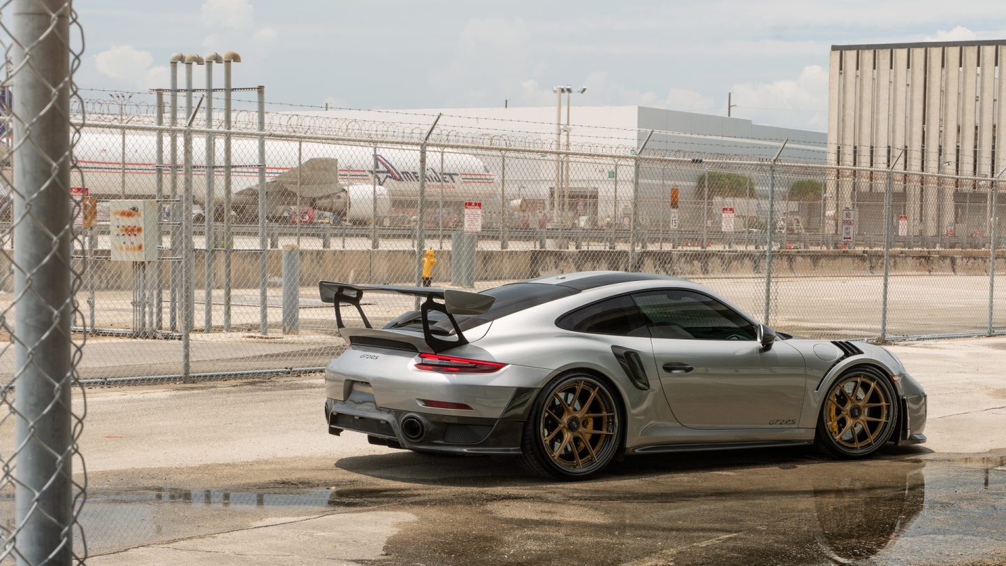 Porsche GT2RS on XR-301C carbon wheels from ANRKY