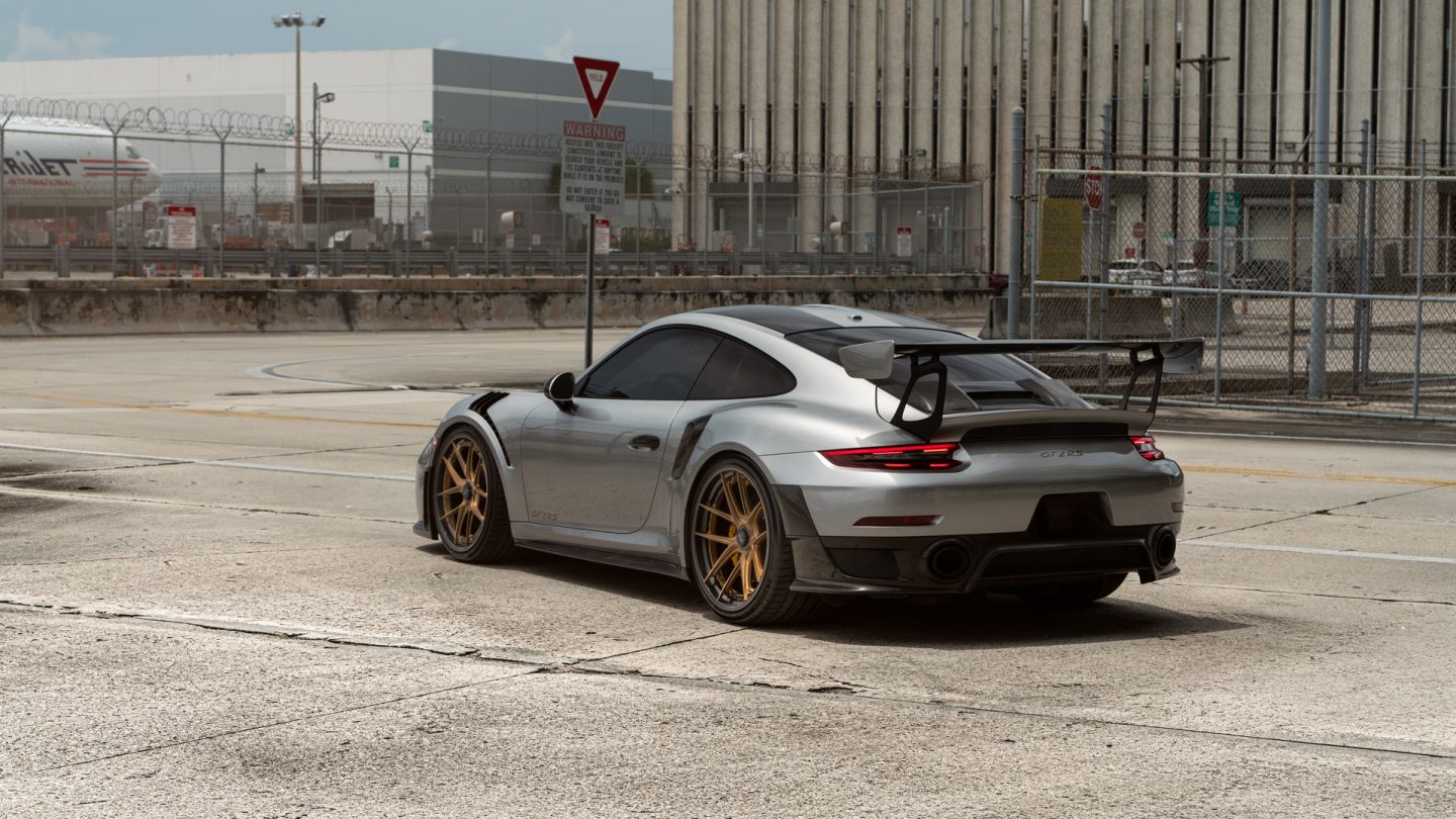 Porsche GT2RS on XR-301C carbon wheels from ANRKY