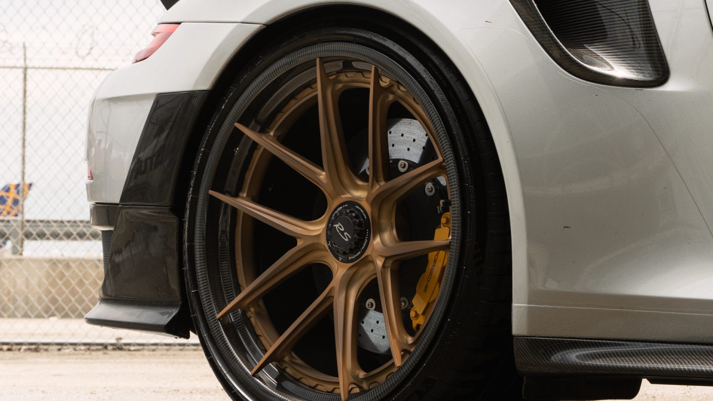 Porsche GT2RS on XR-301C carbon wheels from ANRKY