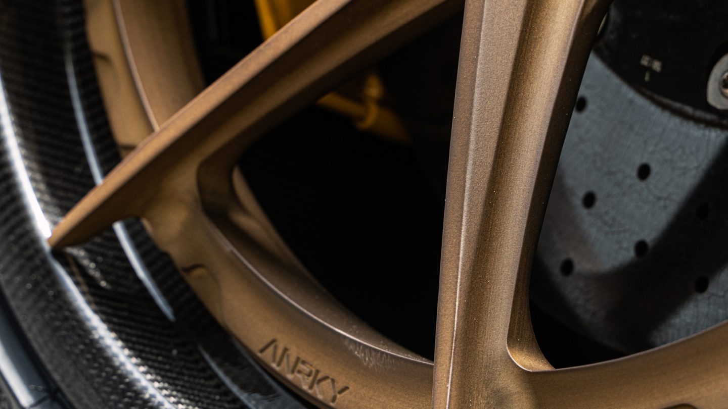 Porsche GT2RS on XR-301C carbon wheels from ANRKY