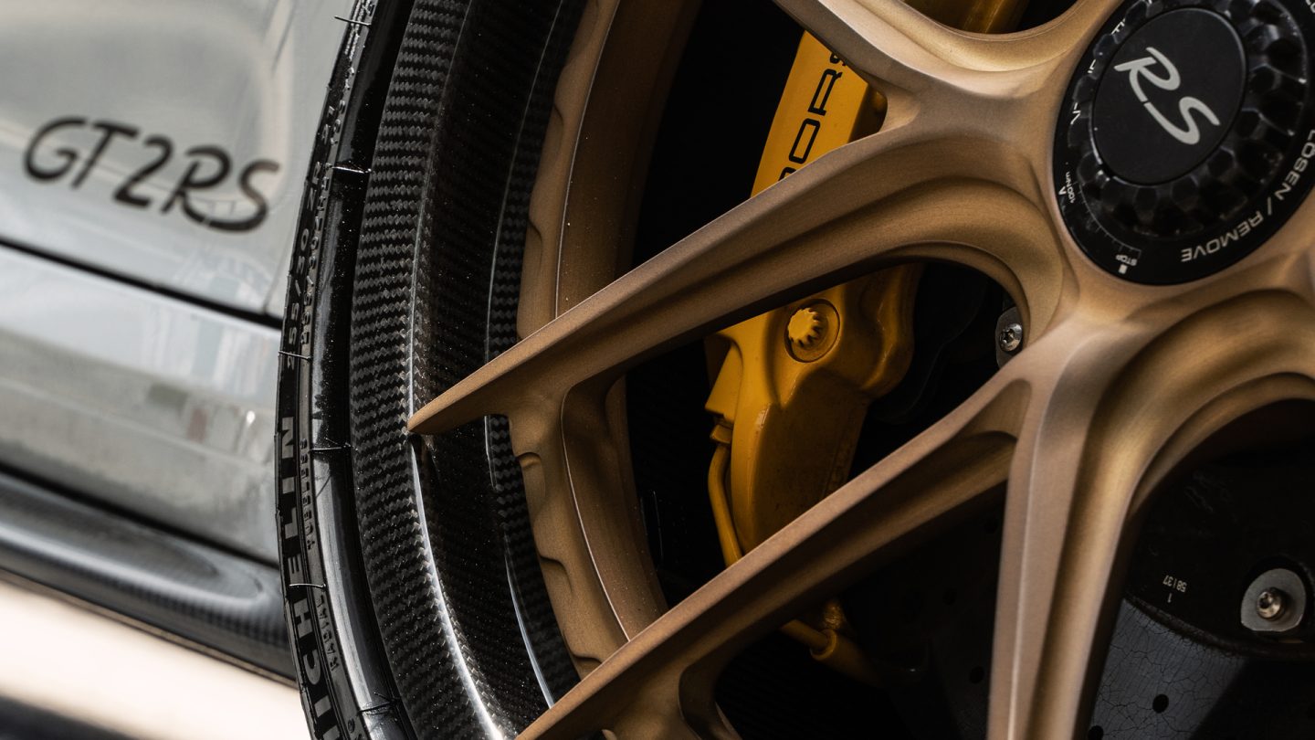 Porsche GT2RS on XR-301C carbon wheels from ANRKY