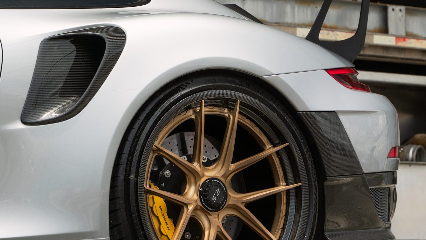 Porsche GT2RS on XR-301C carbon wheels from ANRKY