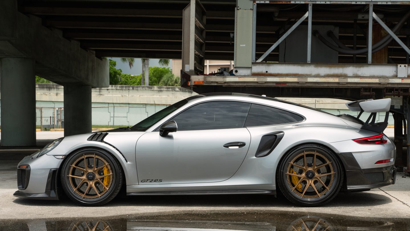 Porsche GT2RS on XR-301C carbon wheels from ANRKY