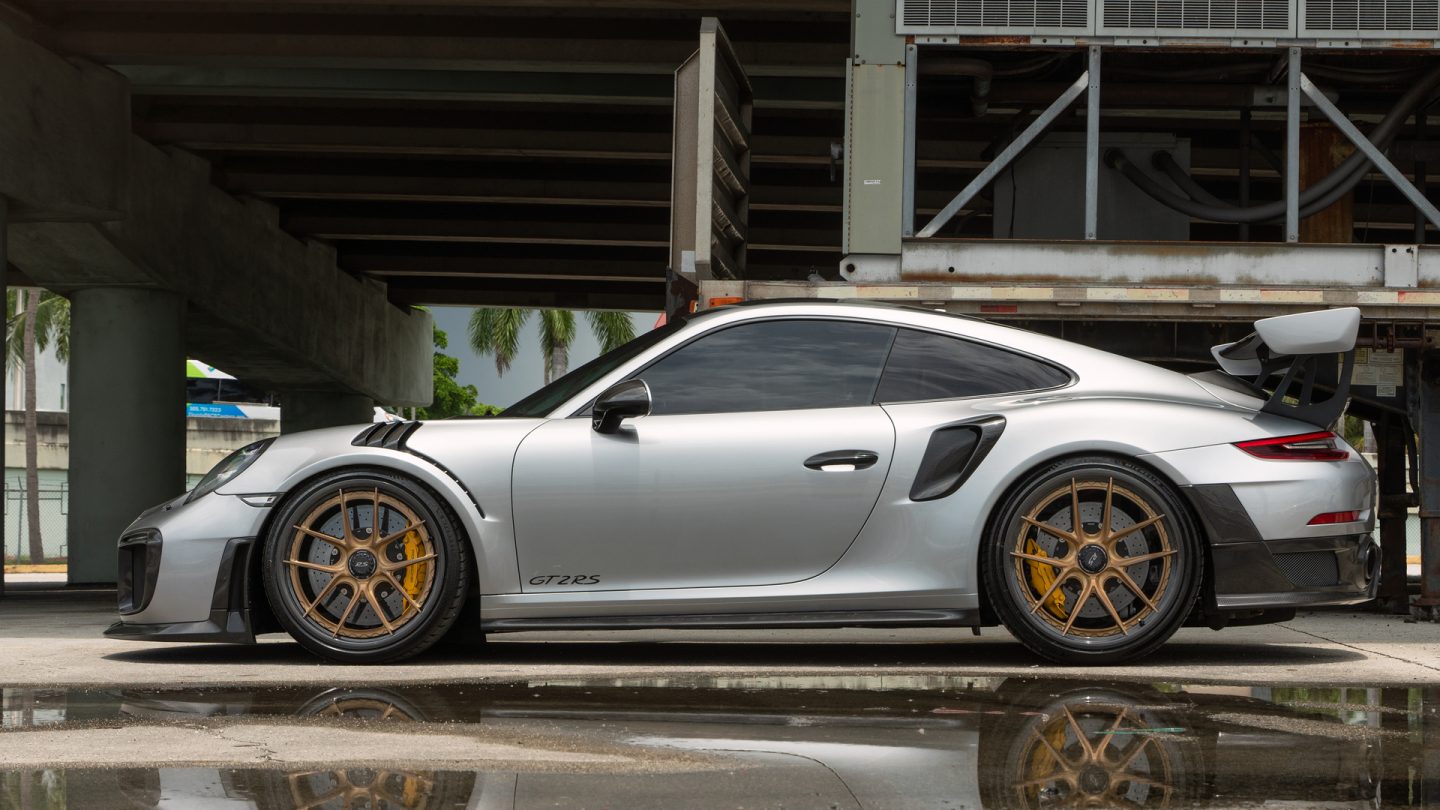 Porsche GT2RS on XR-301C carbon wheels from ANRKY