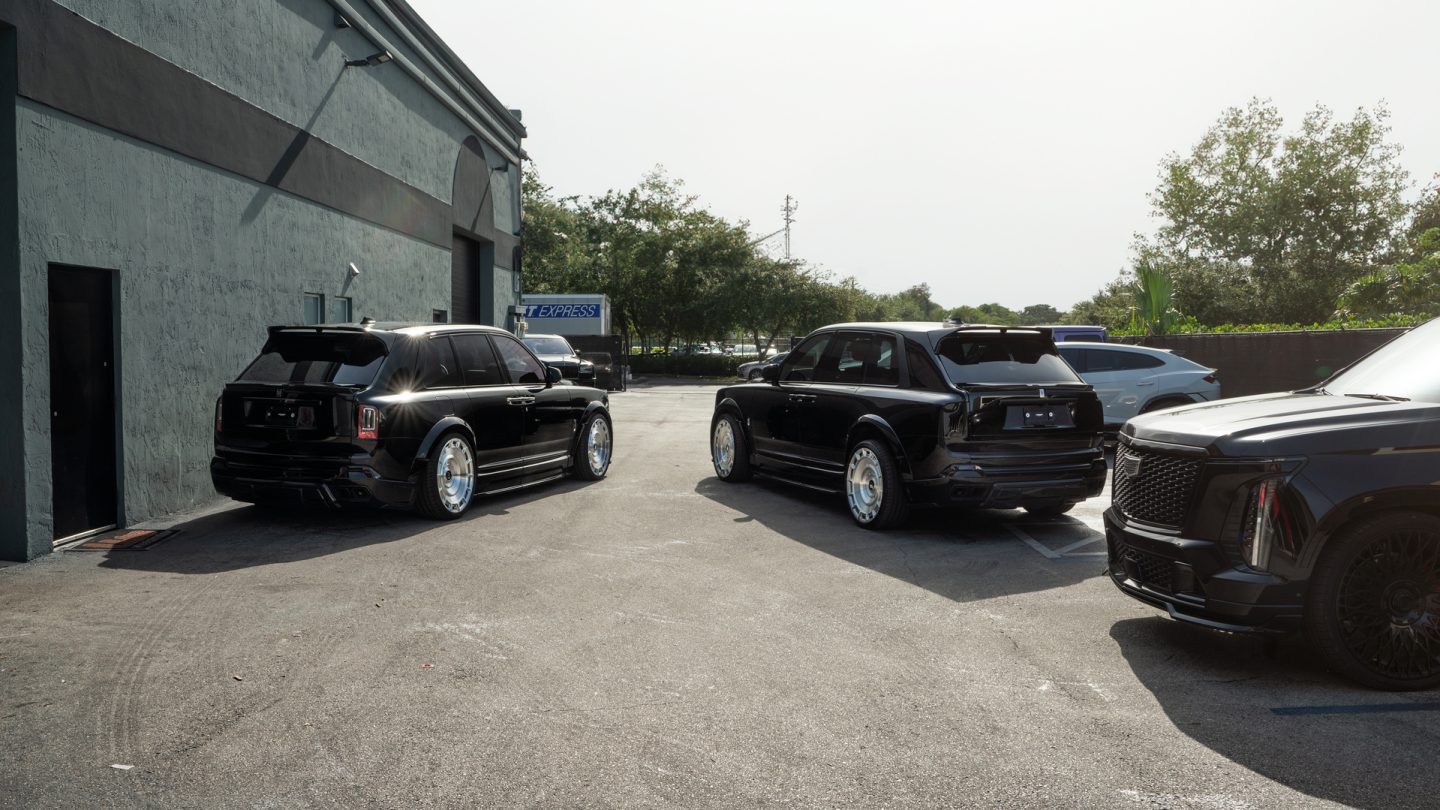 Rolls Royce Cullinan x2 on Urban Kits