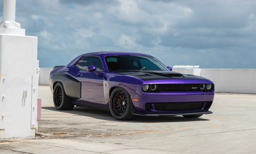 dodge-challenger-hellcat-on-hre-classic-300_27086753857_o